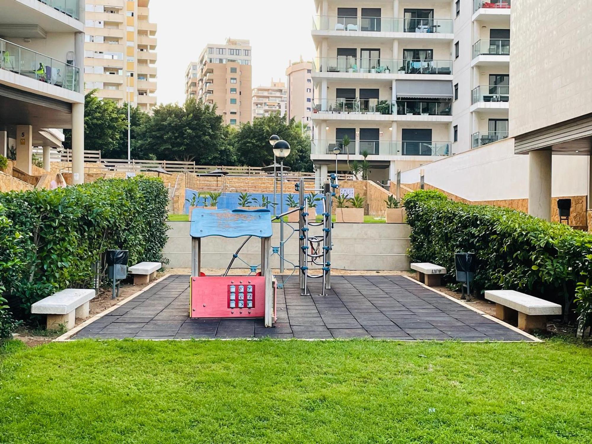 Апартаменти R&R Apartament Ла-Віла-Джойоза Екстер'єр фото