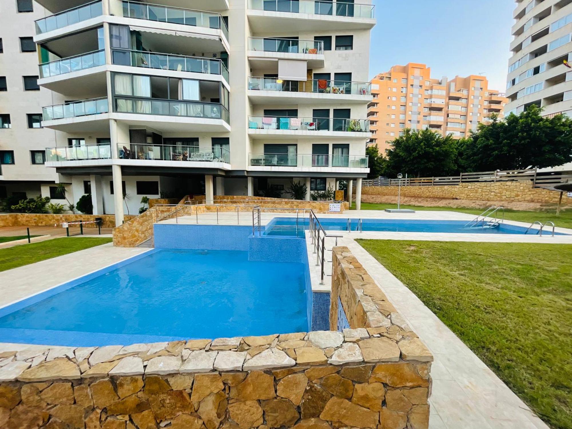 Апартаменти R&R Apartament Ла-Віла-Джойоза Екстер'єр фото