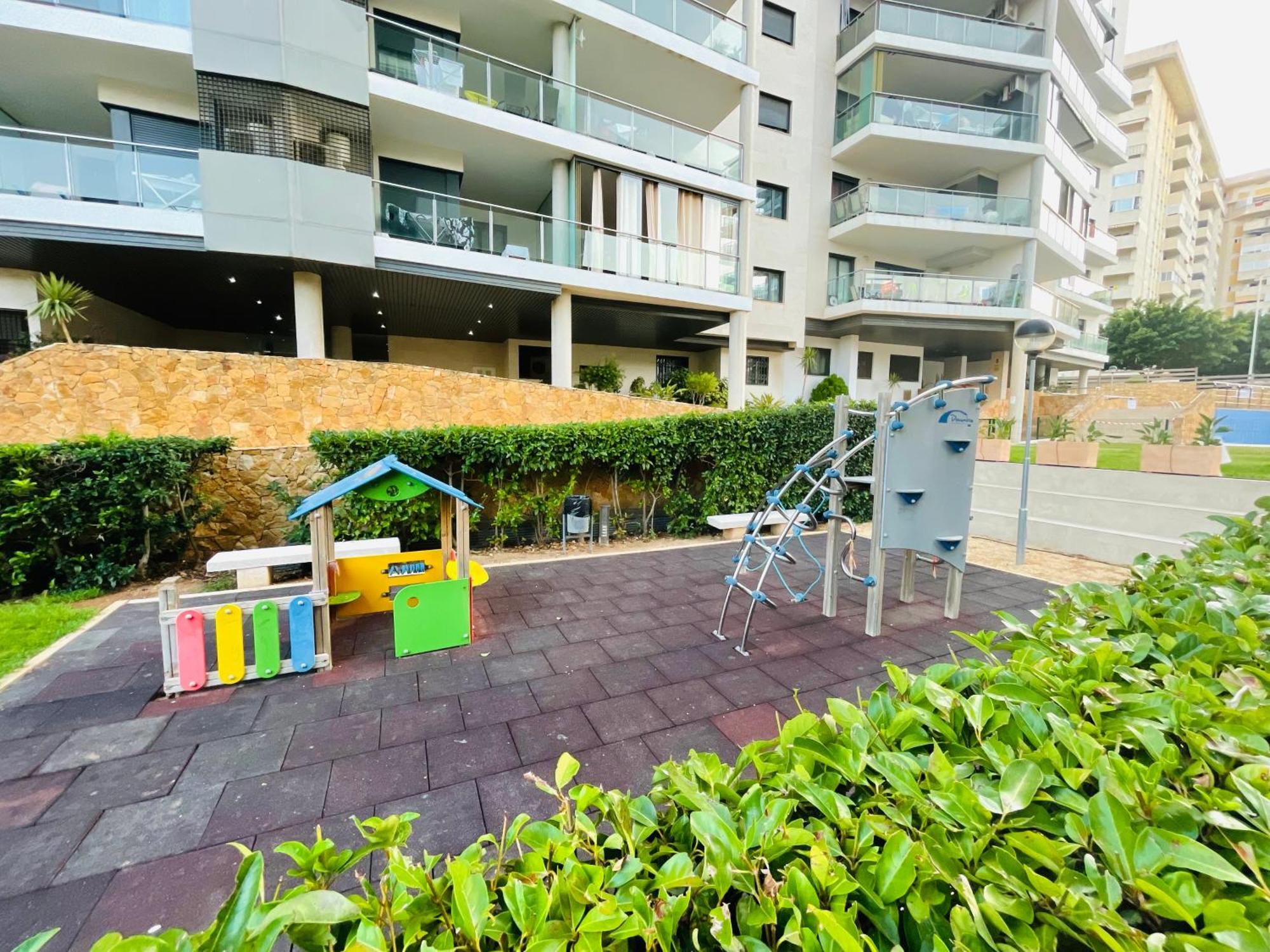 Апартаменти R&R Apartament Ла-Віла-Джойоза Екстер'єр фото